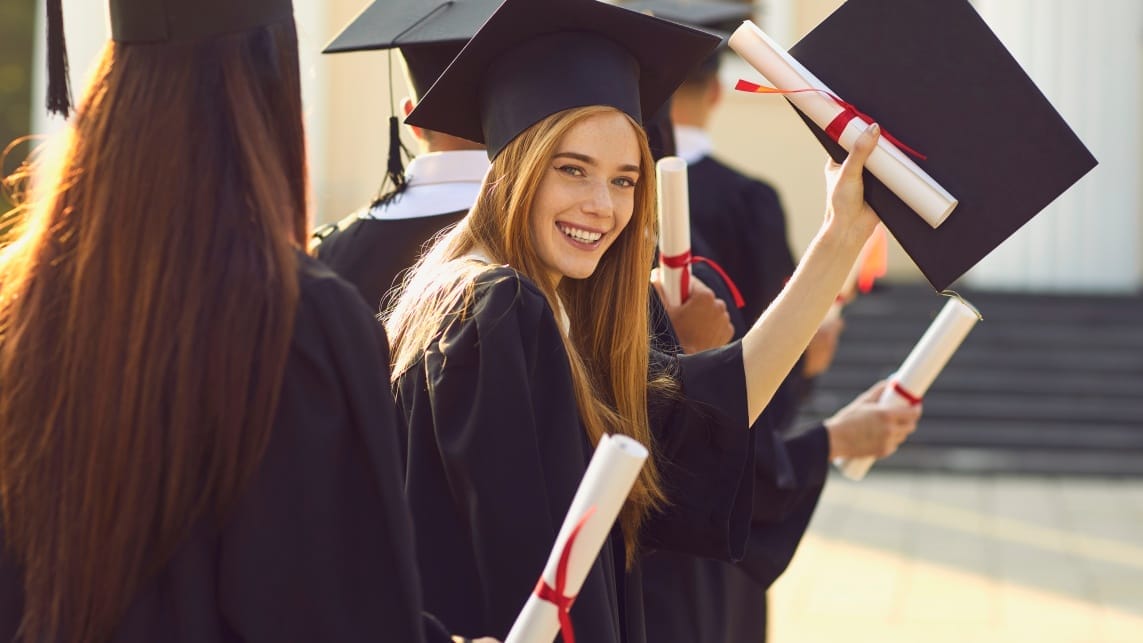 Attention aux futurs diplômés. Cérémonie virtuelle